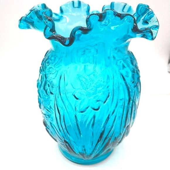 Fenton vintage teal glass daffodil vase - Picture 5 of 6